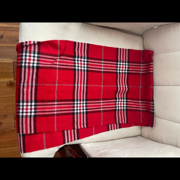 Super Soft Classic Cashmere Feel Winter Scarf - Picture 2 of 2